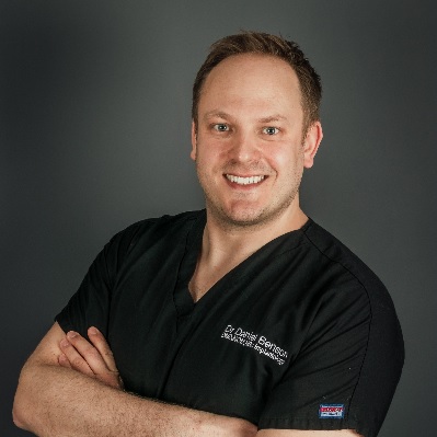  Daniel Benson DMD, MOM, MSc Implantology and Dental Surgery Portrait